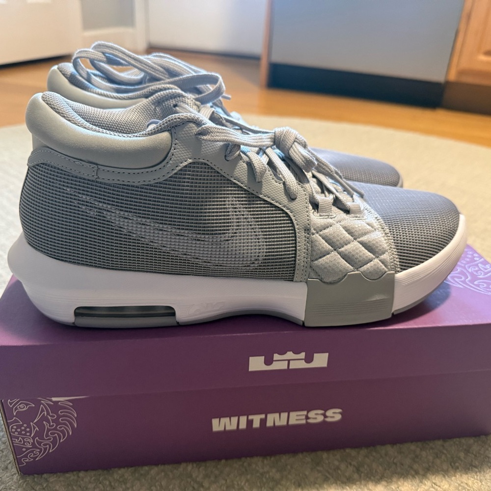 BRAND NEW- Men’s Nike LeBron Witness VIII TB Basketball Shoes